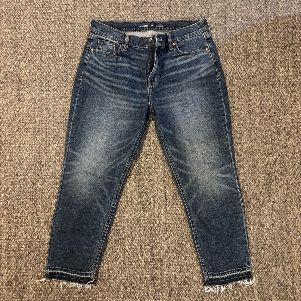 Old Navy Frayed Hem boyfriend style Blue Jeans